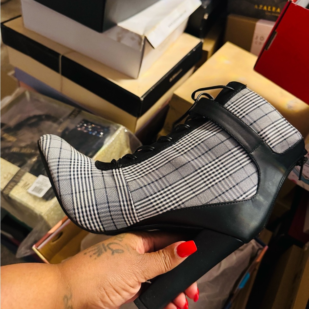 Aldo Black and Gray Heeled Boots with Sophisticated Style